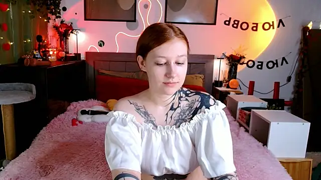 Snapshot of Ayla_Hicks chatting on June 30, 2026, 2:44 am Ayla Hicks online show from June 30, 2026, 2:44 am
