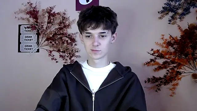 Snapshot of Hoot_Dude_ chatting on November 4, 2025, 12:09 pm Hoot Dude online show from November 4, 2025, 12:09 pm