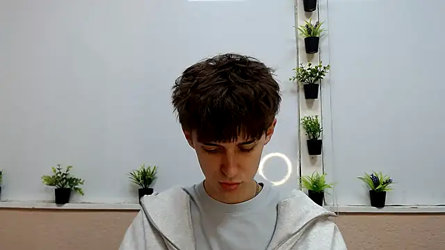 Snapshot of Hoot_Dude_ chatting on November 18, 2025, 2:42 pm Hoot Dude online show from November 18, 2025, 2:42 pm