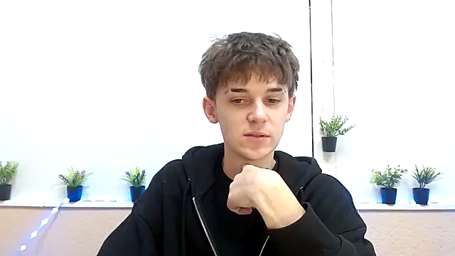 Snapshot of Hoot_Dude_ chatting on October 31, 2025, 1:19 pm Hoot Dude online show from October 31, 2025, 1:19 pm