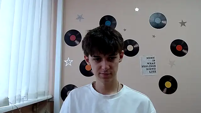 Snapshot of Hoot_Dude_ chatting on October 7, 2025, 1:34 pm Hoot Dude online show from October 7, 2025, 1:34 pm