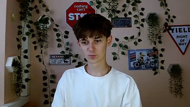 Snapshot of Hoot_Dude_ chatting on October 8, 2025, 1:23 pm Hoot Dude online show from October 8, 2025, 1:23 pm