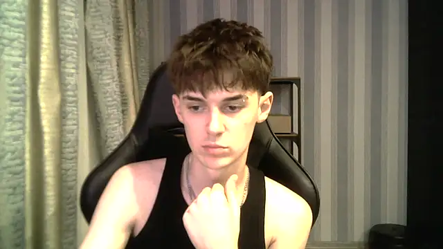 Snapshot of Hoot_Dude_ chatting on December 15, 2025, 3:18 pm Hoot Dude online show from December 15, 2025, 3:18 pm