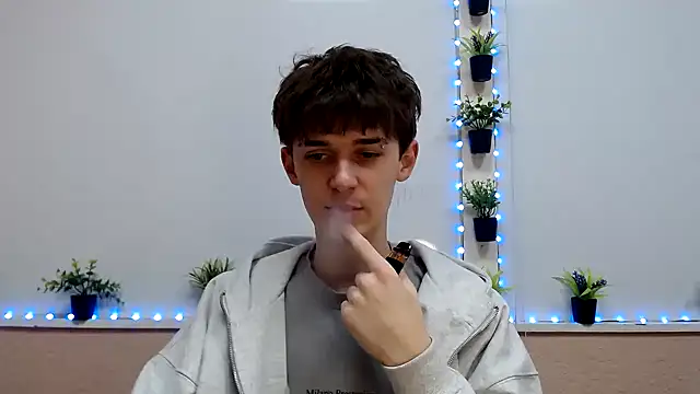 Snapshot of Hoot_Dude_ chatting on November 24, 2025, 1:11 pm Hoot Dude online show from November 24, 2025, 1:11 pm