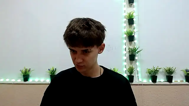 Snapshot of Hoot_Dude_ chatting on October 27, 2025, 2:18 pm Hoot Dude online show from October 27, 2025, 2:18 pm