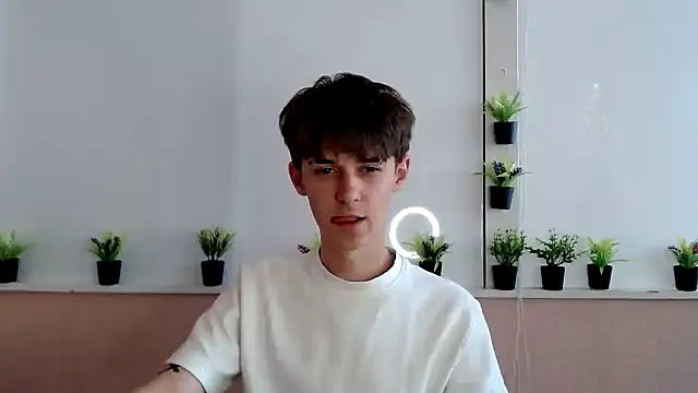 Snapshot of Hoot_Dude_ chatting on October 14, 2025, 11:55 am Hoot Dude online show from October 14, 2025, 11:55 am