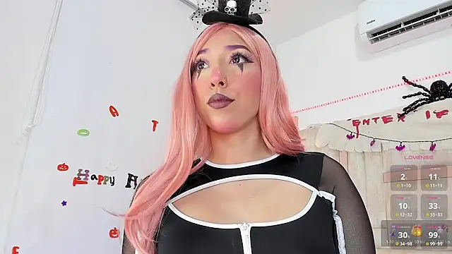 Snapshot of emily__walker chatting on October 31, 2025, 9:54 pm emily walker online show from October 31, 2025, 9:54 pm