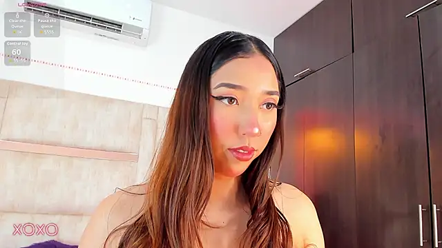 Snapshot of emily__walker chatting on November 12, 2025, 12:42 pm emily walker online show from November 12, 2025, 12:42 pm