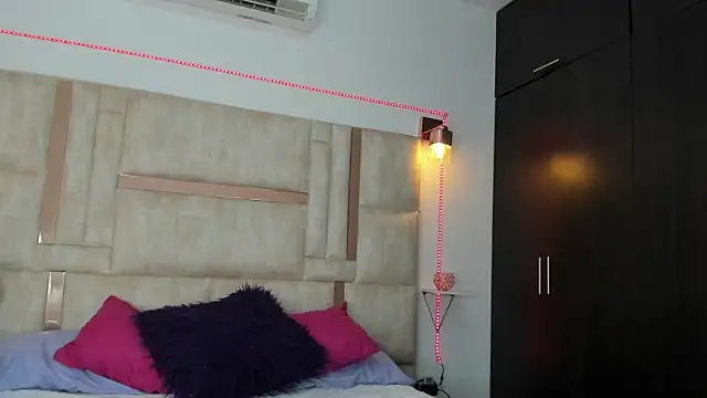 Snapshot of emily__walker chatting on November 28, 2025, 12:27 pm emily walker online show from November 28, 2025, 12:27 pm