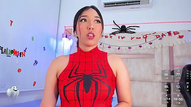 Snapshot of emily__walker chatting on October 30, 2025, 3:05 am emily walker online show from October 30, 2025, 3:05 am