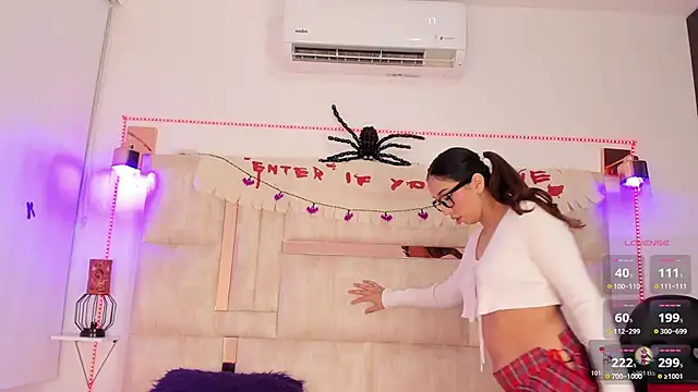 Snapshot of emily__walker chatting on October 23, 2025, 12:15 pm emily walker online show from October 23, 2025, 12:15 pm