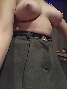 kisette online show from December 15, 2025, 4:13 pm