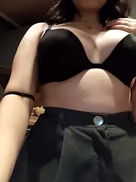 kisette online show from October 27, 2025, 3:24 pm