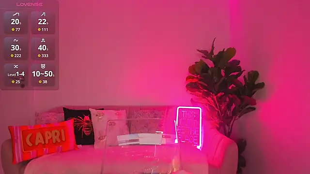 Snapshot of TiaBelle chatting on October 15, 2025, 5:21 pm TiaBelle online show from October 15, 2025, 5:21 pm