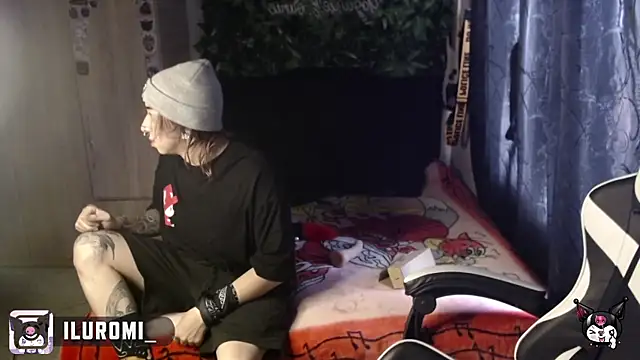 Snapshot of Iluromi chatting on September 30, 2025, 3:40 pm Iluromi online show from September 30, 2025, 3:40 pm