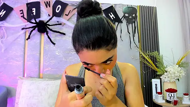 Snapshot of AriaBelles chatting on November 2, 2025, 12:21 pm AriaBelles online show from November 2, 2025, 12:21 pm