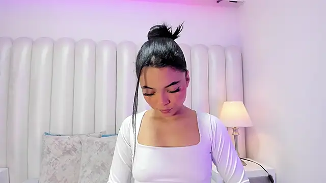 Snapshot of AriaBelles chatting on November 18, 2025, 10:29 am AriaBelles online show from November 18, 2025, 10:29 am