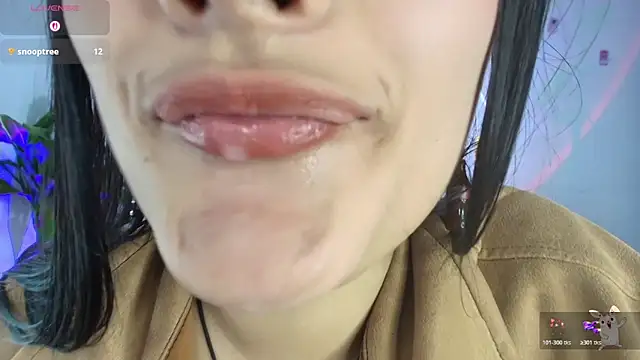 Snapshot of Hinata_21_ chatting on November 21, 2025, 8:52 pm Hinata 21 online show from November 21, 2025, 8:52 pm