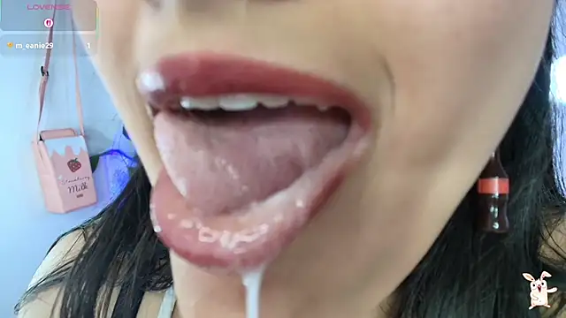 Snapshot of Hinata_21_ chatting on November 7, 2025, 8:57 pm Hinata 21 online show from November 7, 2025, 8:57 pm