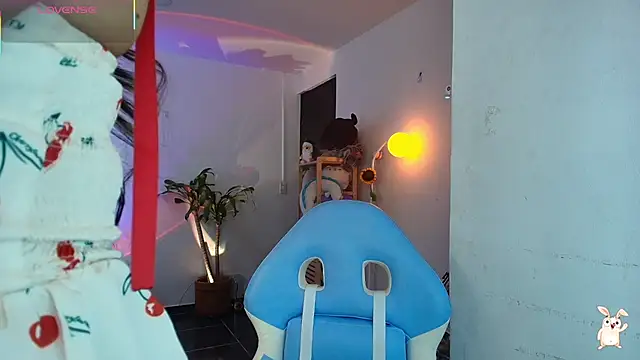 Hinata 21  online show from February 25, 2026, 8:52 pm