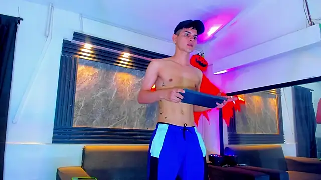 Snapshot of ALEX_MILLER25 chatting on October 15, 2025, 11:07 am ALEX MILLER25 online show from October 15, 2025, 11:07 am