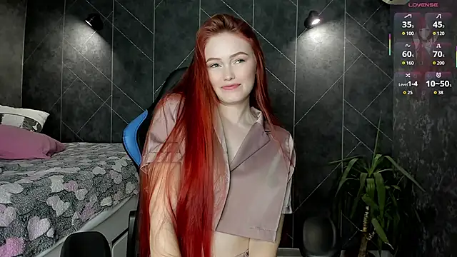 Snapshot of Red_FoxGirl chatting on October 24, 2025, 5:23 pm Red FoxGirl online show from October 24, 2025, 5:23 pm