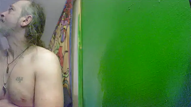 Snapshot of HippieDad333 chatting on November 25, 2025, 8:36 am HippieDad333 online show from November 25, 2025, 8:36 am