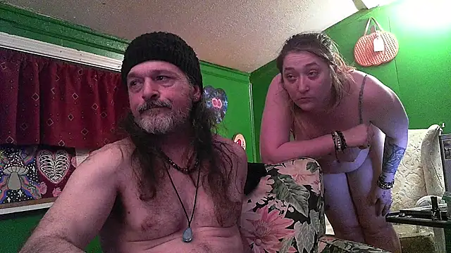 HippieDad333 online show from April 21, 2026, 6:53 am