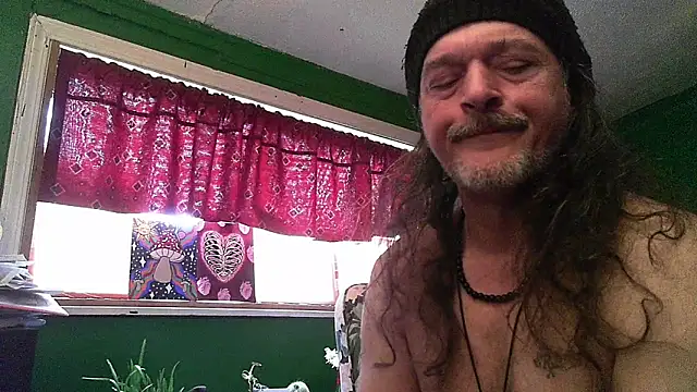 HippieDad333 online show from May 1, 2026, 10:37 pm