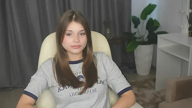 AlexisStrazza online show from September 27, 2025, 7:36 am