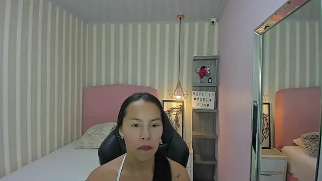 SAMANTHABENET online show from November 6, 2025, 7:18 pm