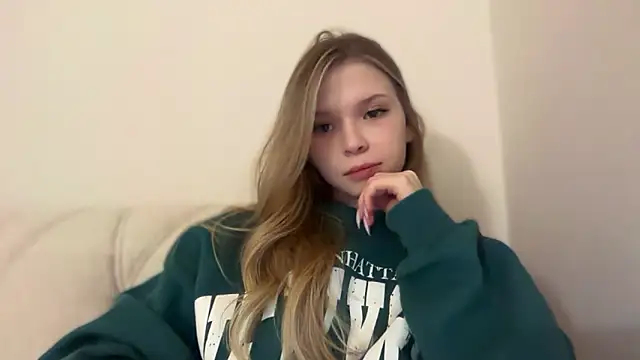 Snapshot of CandysRose chatting on January 14, 2026, 8:12 pm CandysRose online show from January 14, 2026, 8:12 pm