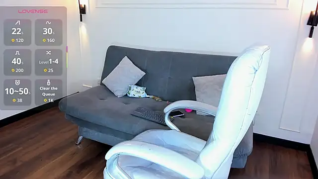 Snapshot of Tiffany__charm_ chatting on October 9, 2025, 3:29 am Tiffany charm online show from October 9, 2025, 3:29 am