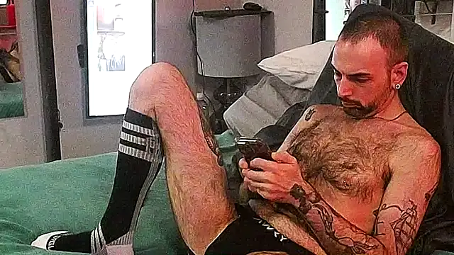 hungbot online show from December 18, 2025, 8:08 am