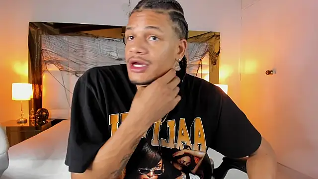 Snapshot of AmberandNick chatting on October 18, 2025, 7:49 pm AmberandNick online show from October 18, 2025, 7:49 pm