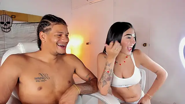 Snapshot of AmberandNick chatting on October 25, 2025, 7:36 pm AmberandNick online show from October 25, 2025, 7:36 pm