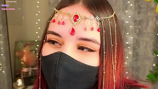 LunaraRada online show from February 1, 2026, 6:06 pm