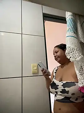 Snapshot of EggedGrowth chatting on March 7, 2026, 12:21 pm EggedGrowth online show from March 7, 2026, 12:21 pm