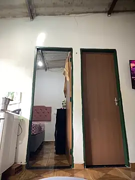 Snapshot of EggedGrowth chatting on March 1, 2026, 12:16 pm EggedGrowth online show from March 1, 2026, 12:16 pm