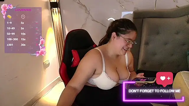 Snapshot of Nina_Rouge7 chatting on November 6, 2025, 7:07 pm Nina Rouge7 online show from November 6, 2025, 7:07 pm