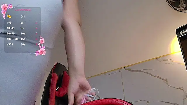 Snapshot of Nina_Rouge7 chatting on December 14, 2025, 1:17 pm Nina Rouge7 online show from December 14, 2025, 1:17 pm