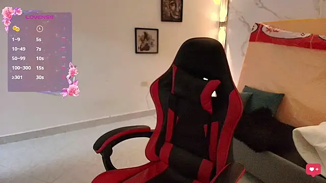 Snapshot of Nina_Rouge7 chatting on November 16, 2025, 12:43 pm Nina Rouge7 online show from November 16, 2025, 12:43 pm