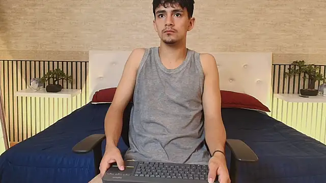 Snapshot of Axel_Draven chatting on July 9, 2026, 11:42 am Axel Draven online show from July 9, 2026, 11:42 am