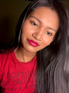 Snapshot of fenixzara chatting on September 27, 2025, 5:41 pm fenixzara online show from September 27, 2025, 5:41 pm