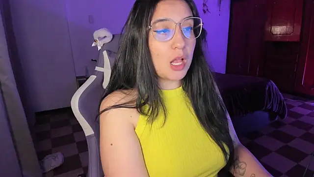 Snapshot of tellmemaddie chatting on August 7, 2026, 12:05 am tellmemaddie online show from August 7, 2026, 12:05 am