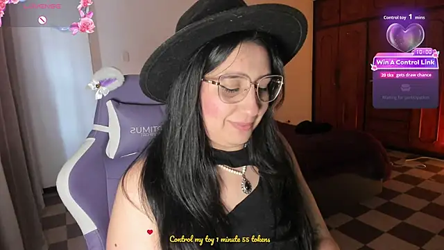Snapshot of tellmemaddie chatting on July 4, 2026, 9:30 pm tellmemaddie online show from July 4, 2026, 9:30 pm
