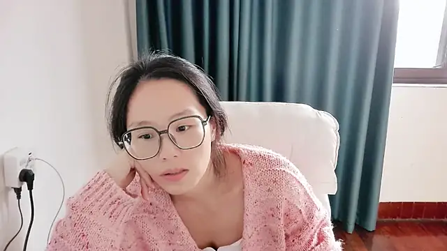 Snapshot of guai00 chatting on October 25, 2025, 2:44 am guai00 online show from October 25, 2025, 2:44 am