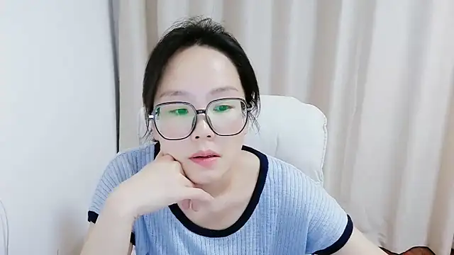 Snapshot of guai00 chatting on June 7, 2026, 1:38 pm guai00 online show from June 7, 2026, 1:38 pm