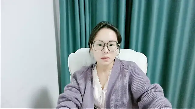 Snapshot of guai00 chatting on October 17, 2025, 2:41 pm guai00 online show from October 17, 2025, 2:41 pm