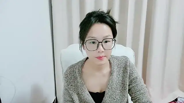 Snapshot of guai00 chatting on November 15, 2025, 1:37 pm guai00 online show from November 15, 2025, 1:37 pm